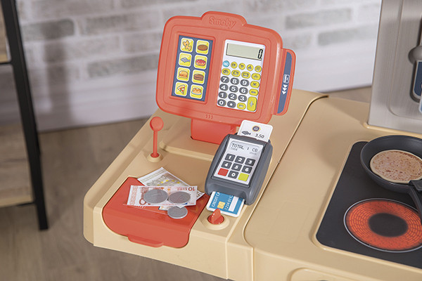 Met kassa en pinapparaat