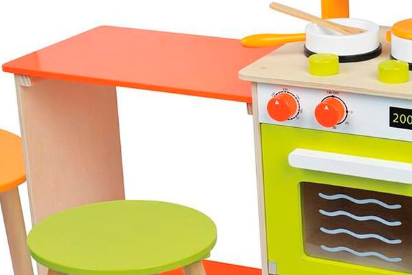 Tafeltje vast aan het keukentje