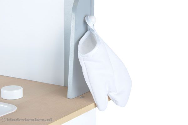 Leuke kleine ovenwant inbegrepen.