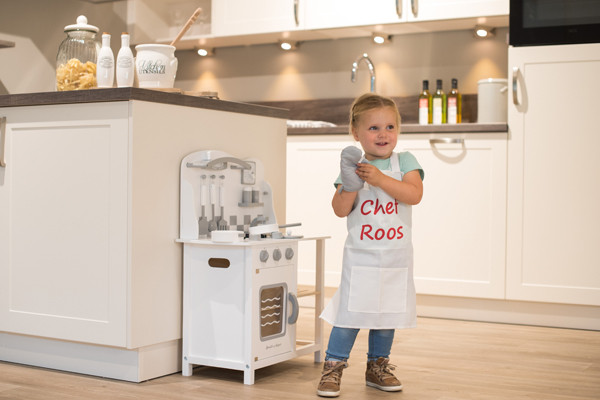 Personaliseer de keuken met je eigen naam én een kinderschort.