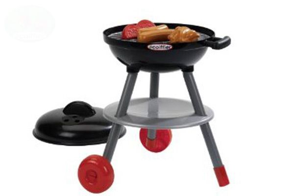 Barbecue met diverse accessoires.