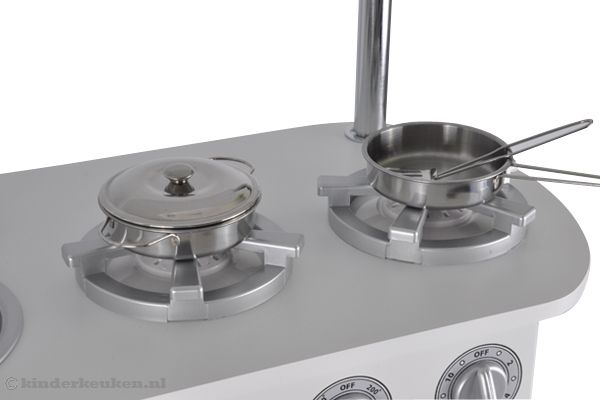 Metalen pannetjes zijn optioneel verkrijgbaar.