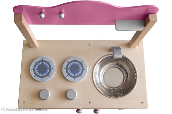 Inclusief 2 pits gasfornuis en uitneembare gootsteen met kraan.