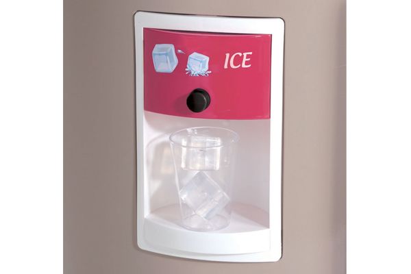 Houdt al je drankjes koel met deze ijsmaker.